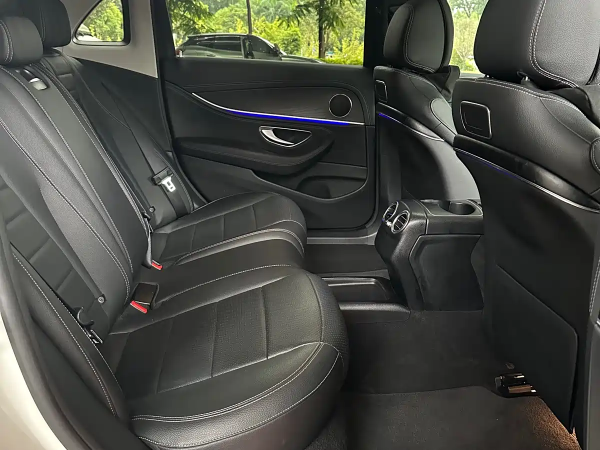 Mercedes-Benz E-Class 2018 E 200 L Sport фото 19