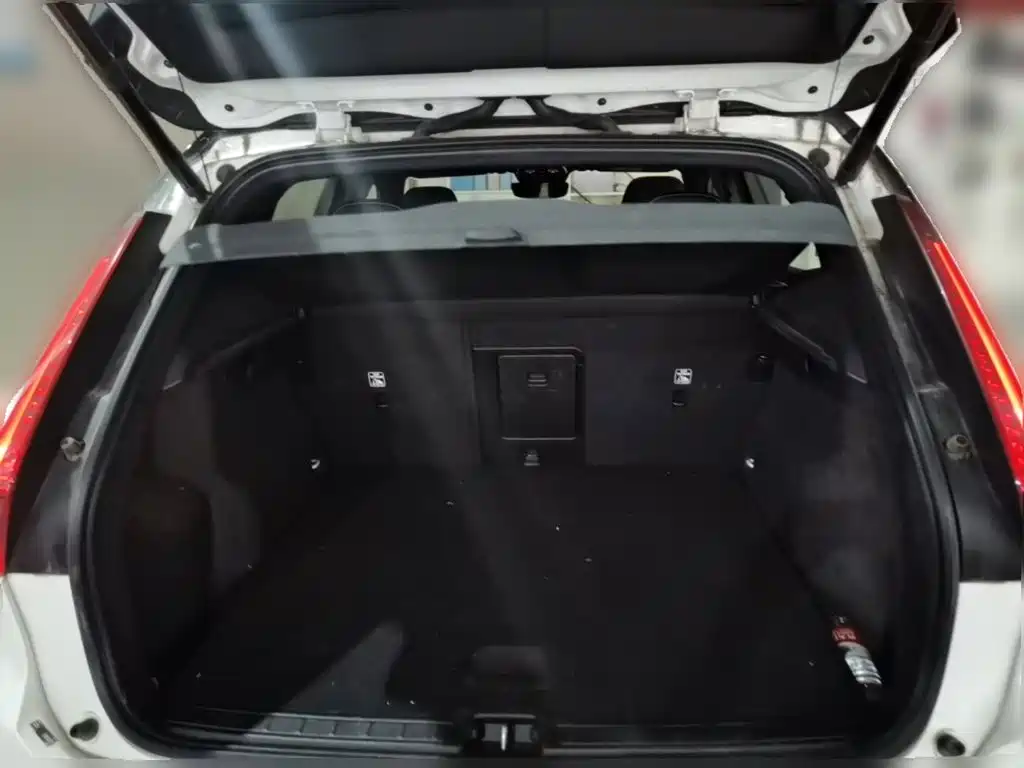 Volvo XC40 New Energy 2021 2021 P8 EV AWD Elegant Sport