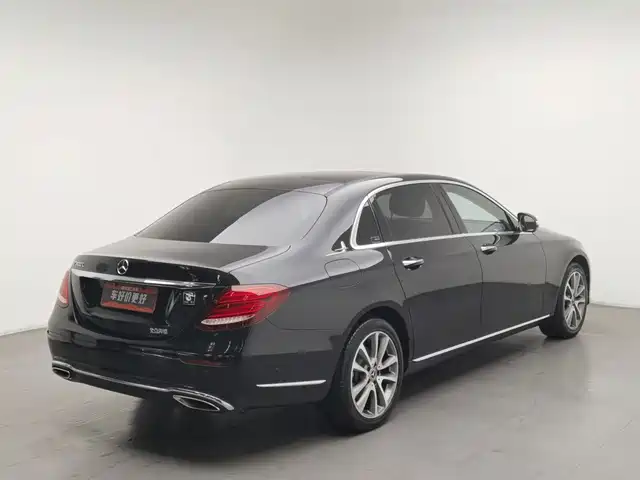 Mercedes-Benz E-Class 2018 E 300 L Luxury — фото 2