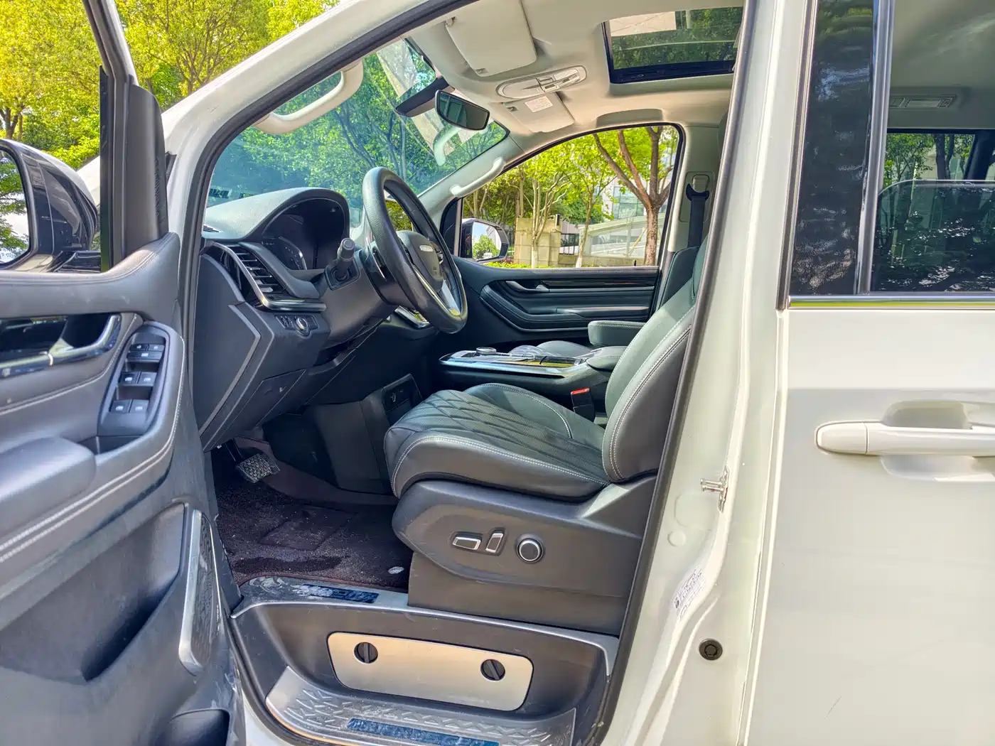 SAIC Maxus Maxus G20 2023 Facelift PLUS 2.0T Gasoline Auto Luxury фото 4