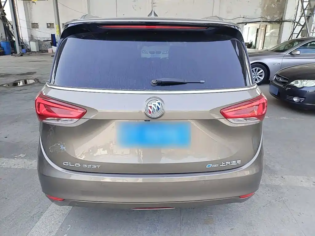 Photo 6 - Buick GL6