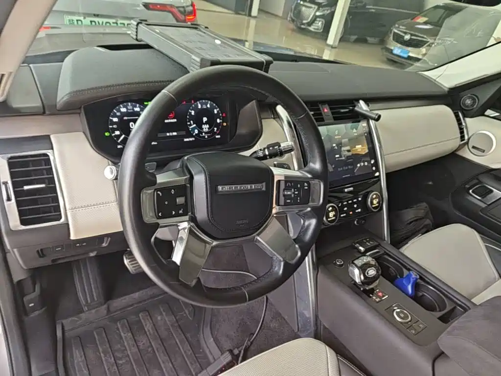 Photo 10 - Land Rover Discovery
