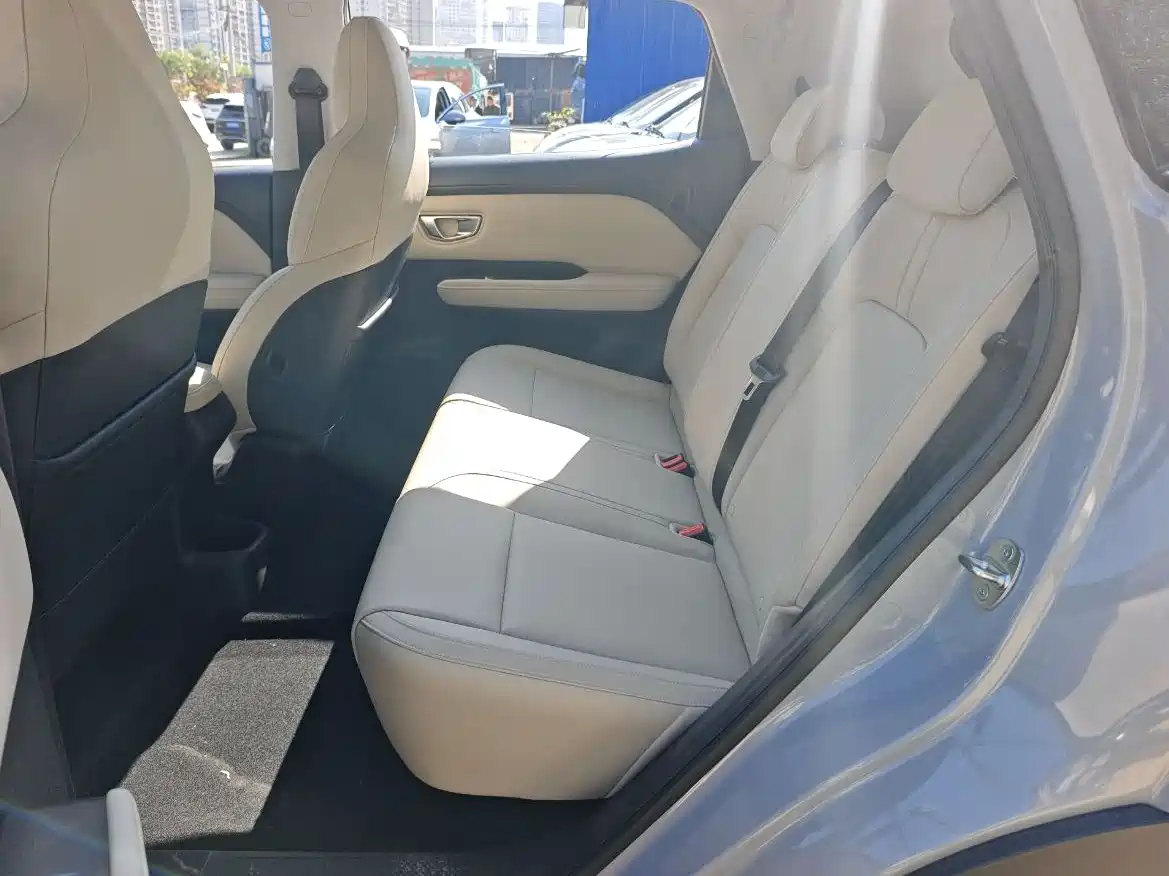 Фото 9 - Wuling Motors Wuling Binguo PLUS