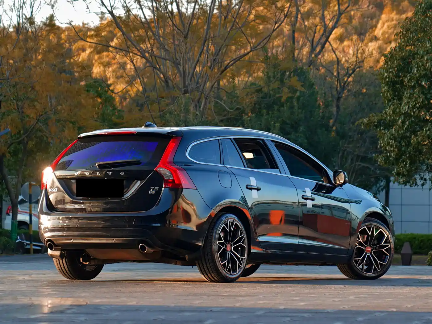 Фото 3 - Volvo V60