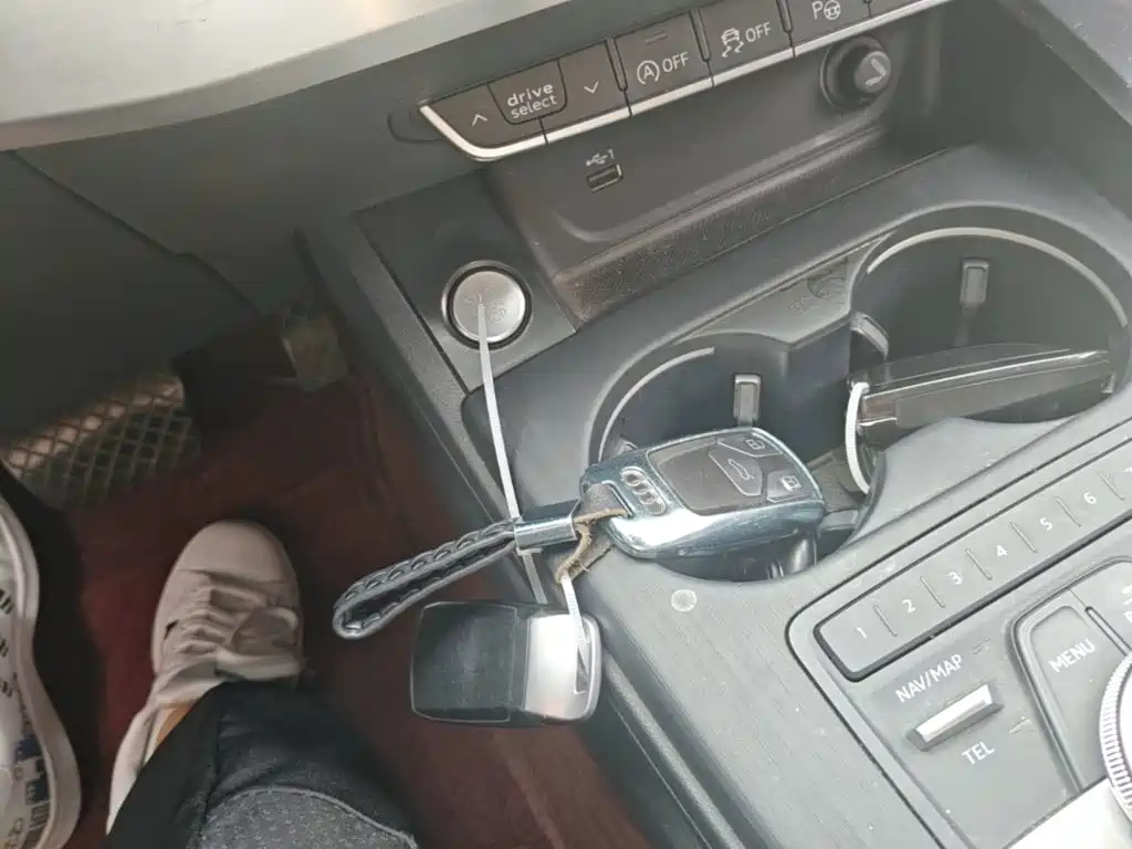 Фото 9 - Audi A4L