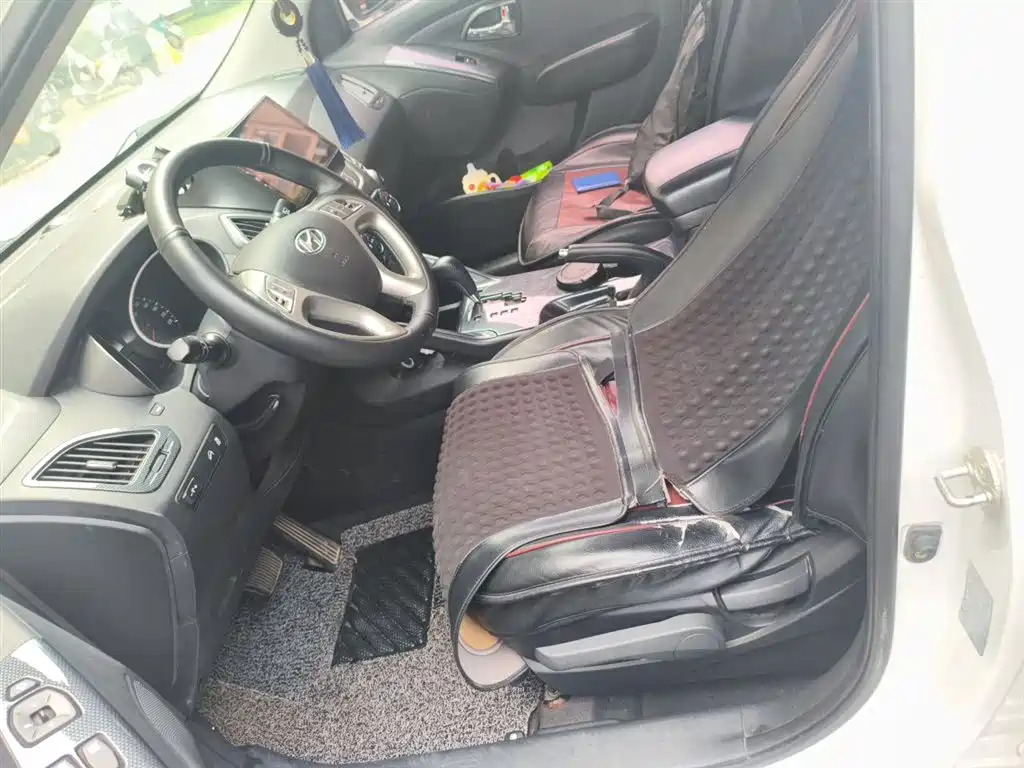 Hyundai Beijing Hyundai ix35 2015 2.0L Automatic 2WD Smart China V фото 8