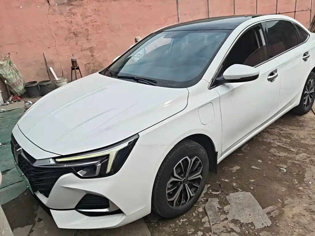 Фото 1 - Roewe i6 MAX EV