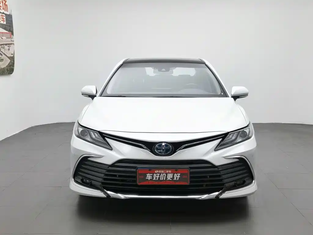 Photo 3 - Toyota Camry