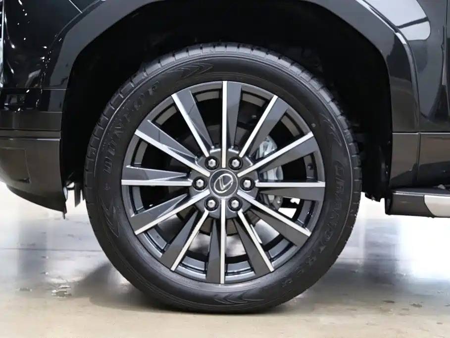Фото 28 - Lexus GX