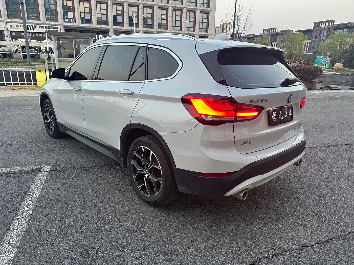 BMW X1 2022 sDrive25Li Leading фото 10