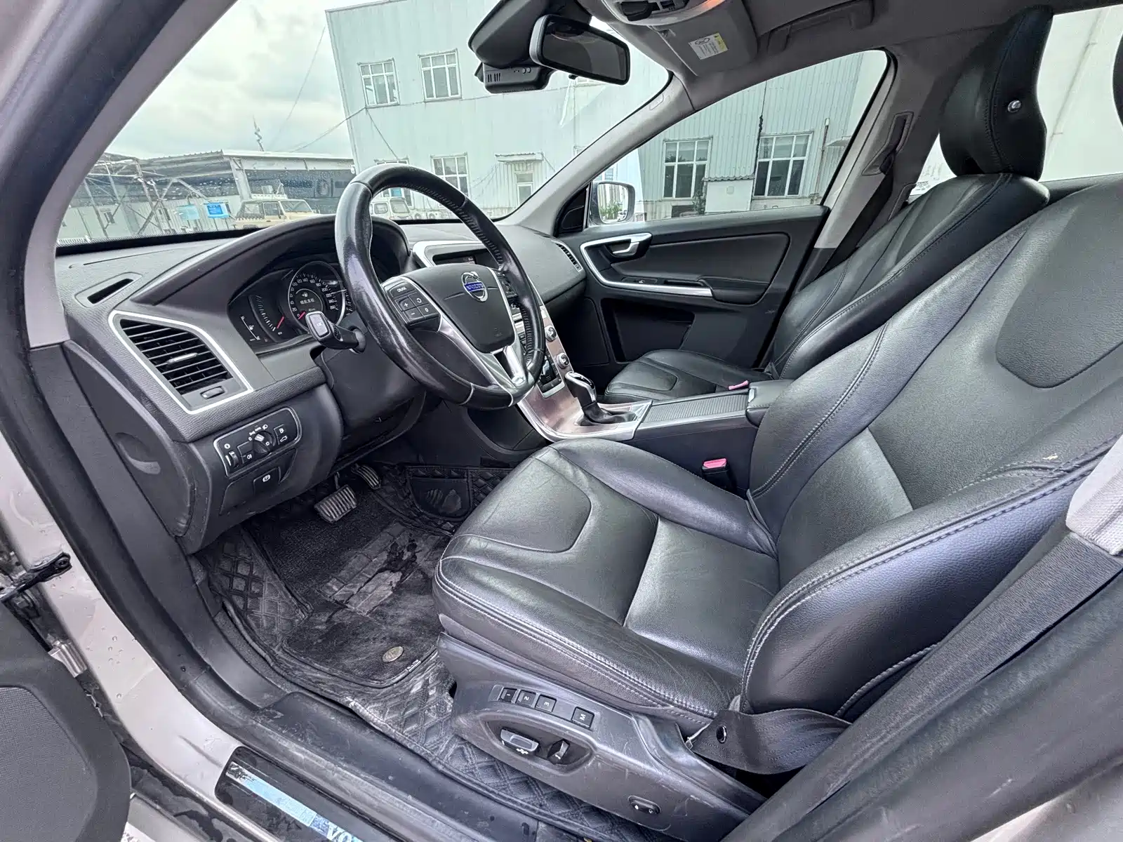 صورة 6 - Volvo XC60