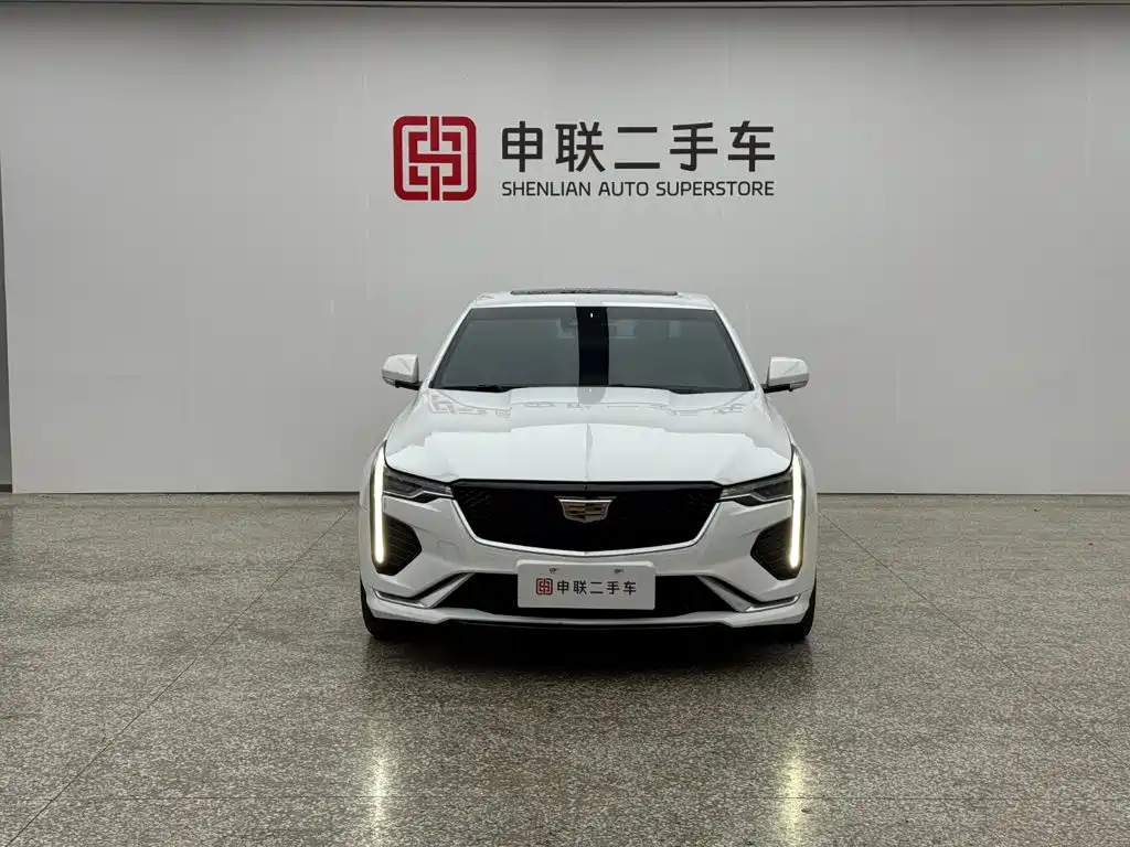Cadillac CT4 2023 2022 28T Fashion Style