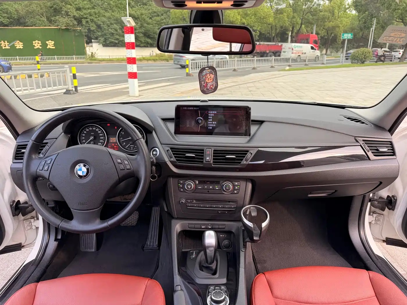BMW X1 (Import) 2011 2010 xDrive25i