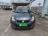 Photo 3 - Suzuki Swift