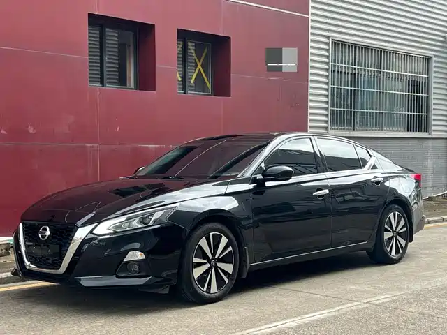 Nissan Teana 2022