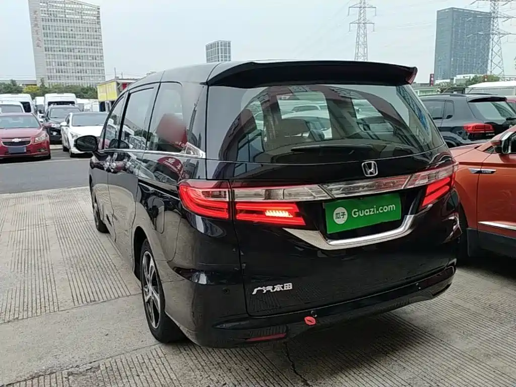Фото 5 - Honda Odyssey