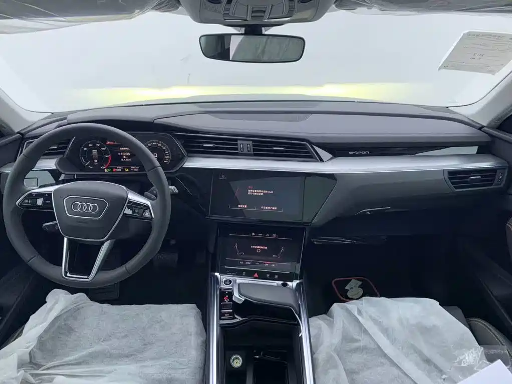 Audi e-tron 2026 2021 50 quattro Luxury