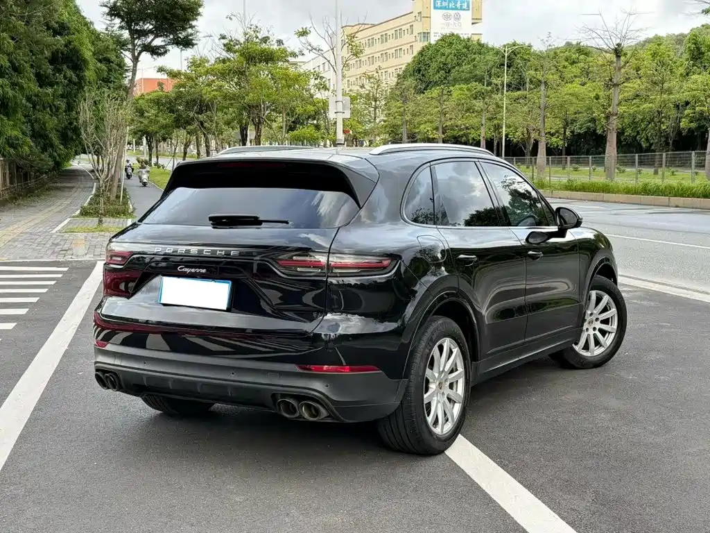 Фото 9 - Porsche Cayenne