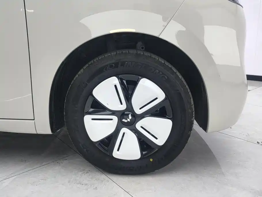 Wuling Motors Hongguang MINIEV 2026 2025 4-Door Advanced
