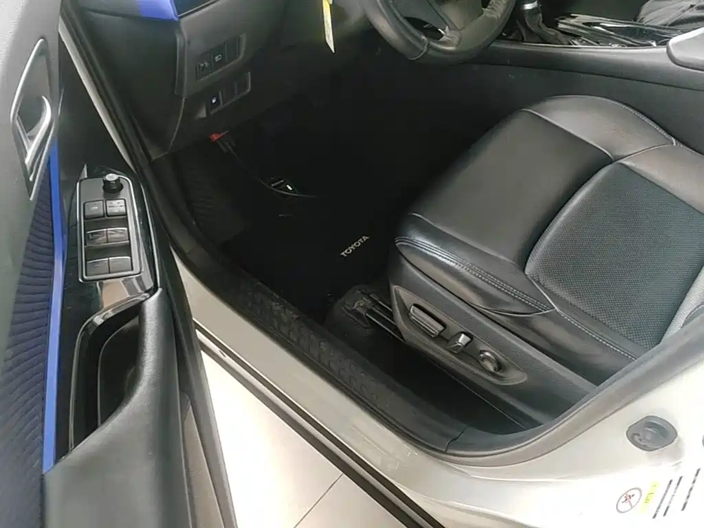 Toyota C-HR 2020 2020 Model 2.0L Leading
