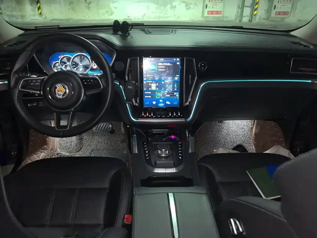 Zotye T800 2019 2018 2.0T Auto Premium Smart Connect 7-seater