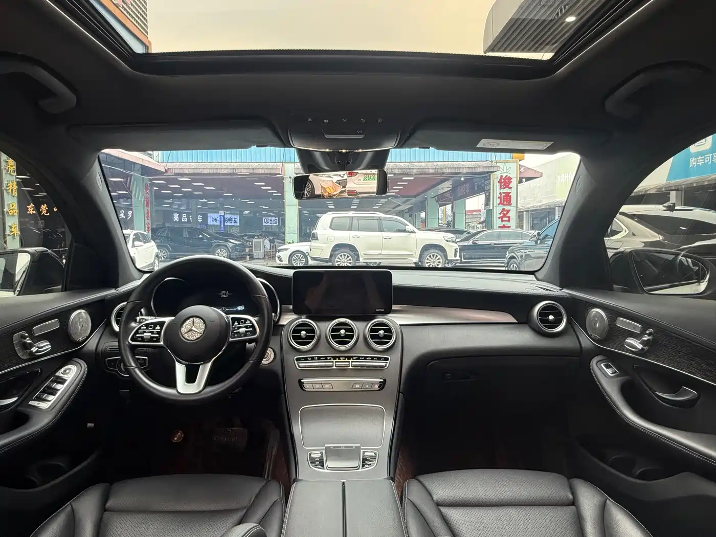 Photo 18 - Mercedes-Benz GLC Coupe