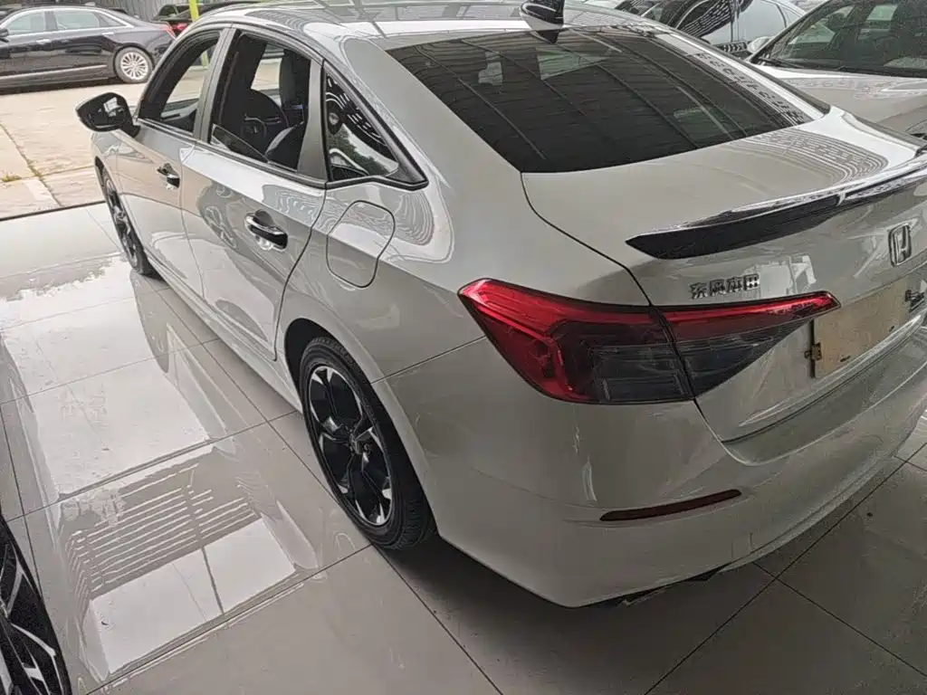 Photo 5 - Honda Civic