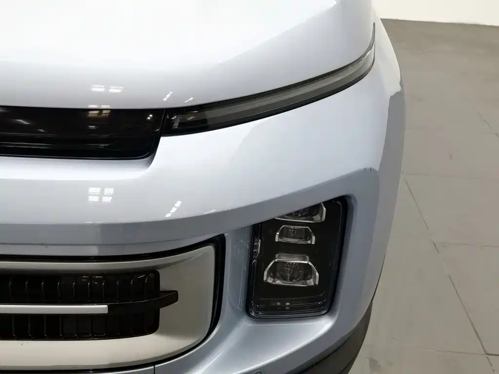 Фото 7 - Geely ICON