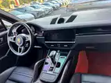 Photo 11 - Porsche Cayenne New Energy