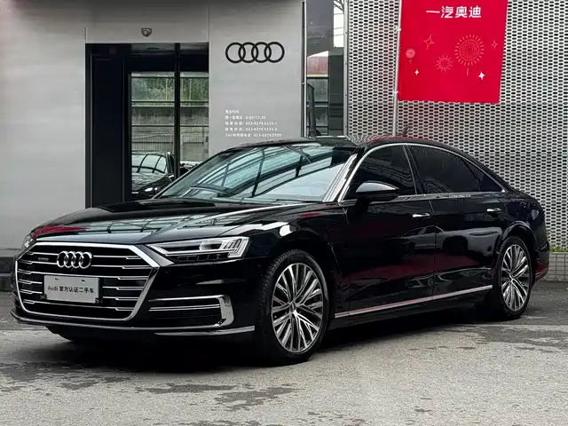 AUDI A8