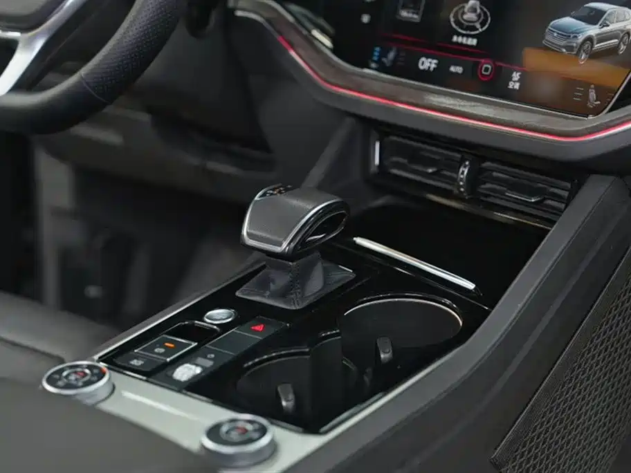 Volkswagen Touareg 2019 3.0TSI Sharp Edge Edition China VI фото 4