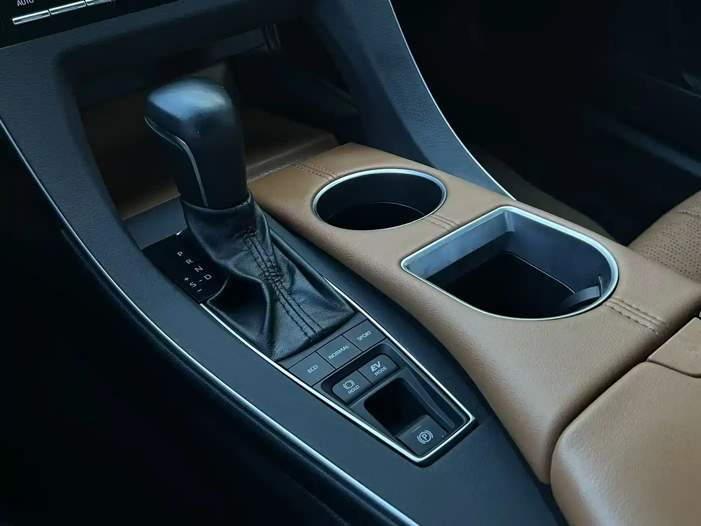 Toyota Avalon 2019 Hybrid 2.5L XLE Premium Edition China VI фото 15