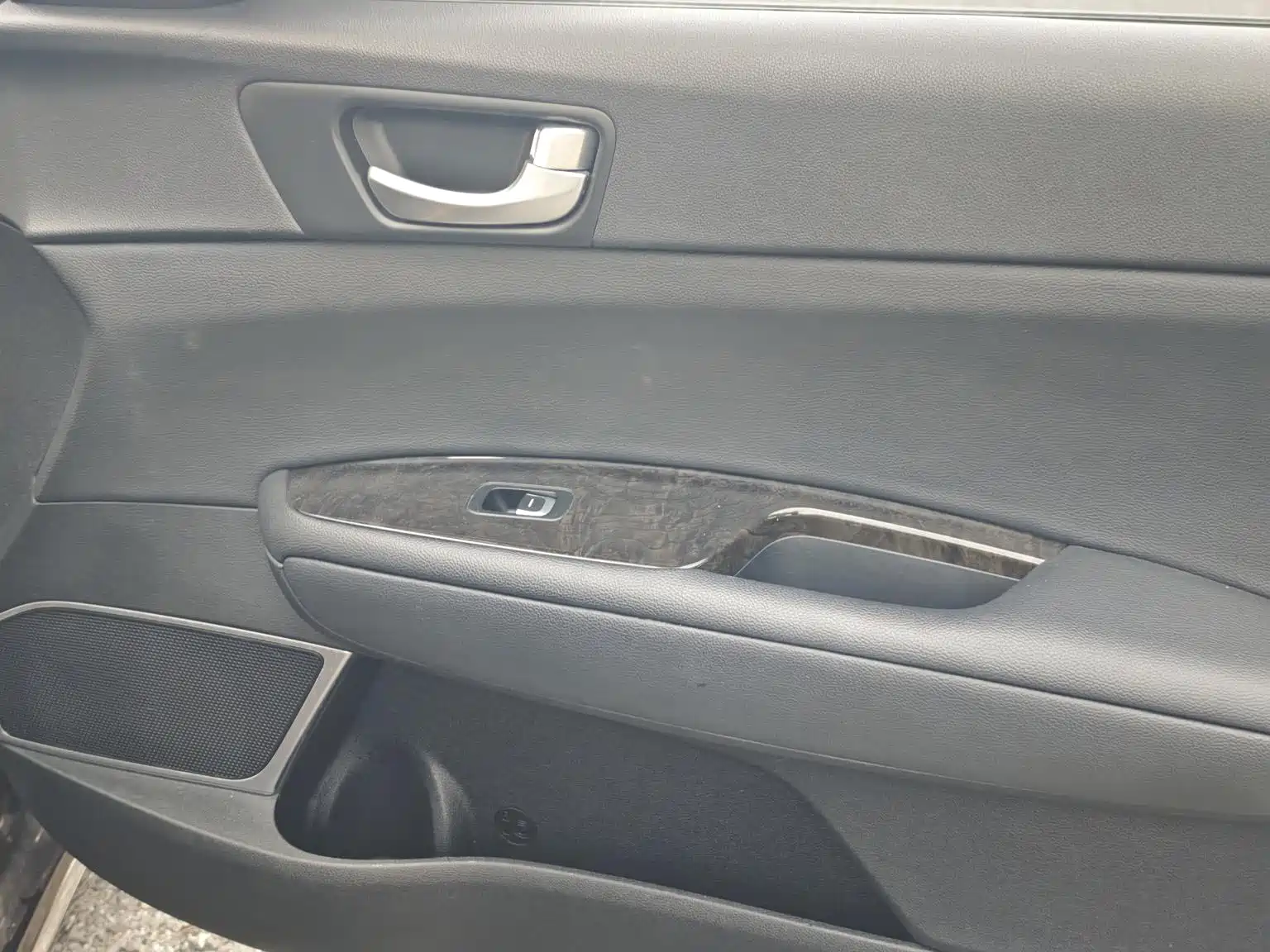 Photo 12 - Kia K5