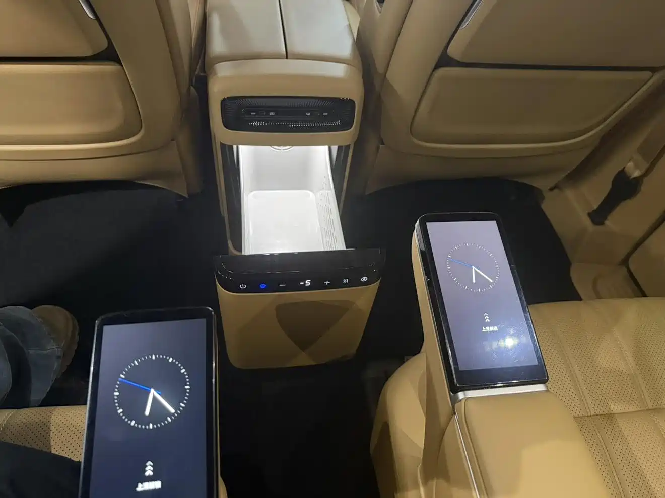 Voyah Auto Voyah Dreamer 2025 PHEV AWD Flagship Kunpeng Edition фото 10