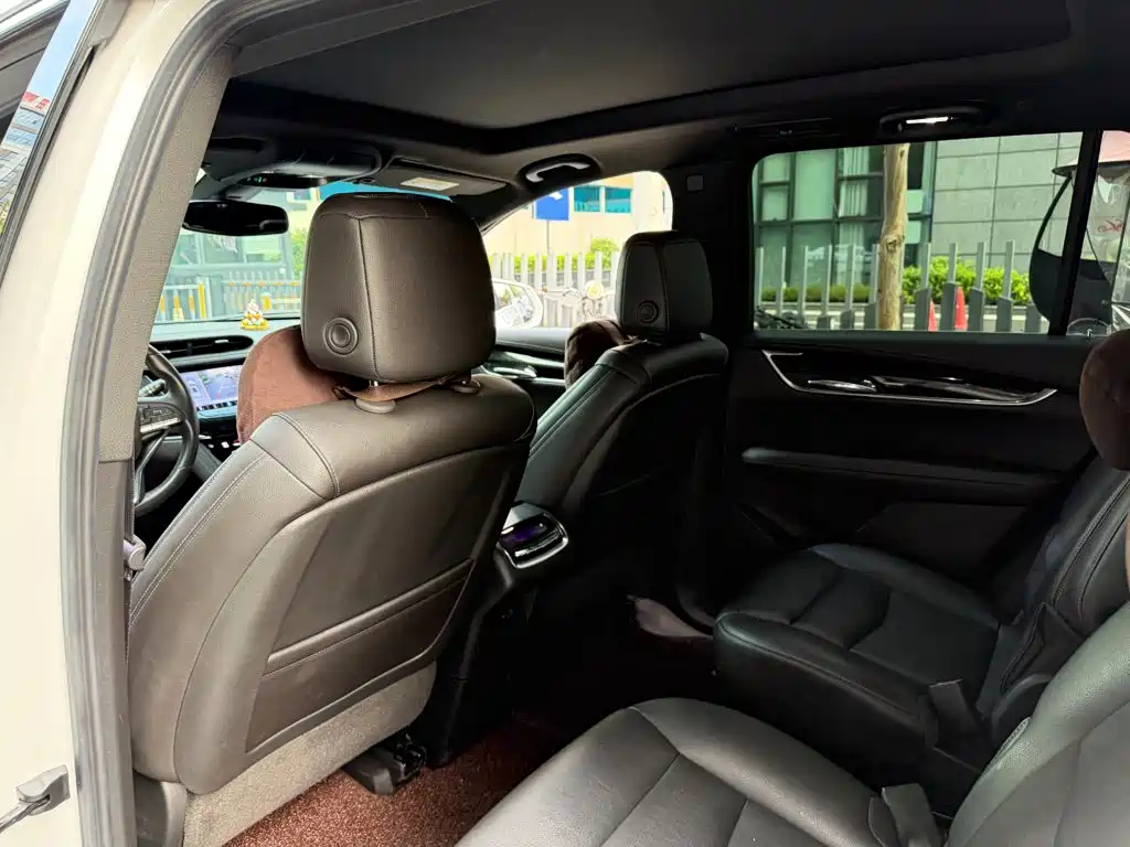Cadillac XT6 2022 2021 28T 6-Seater Luxury