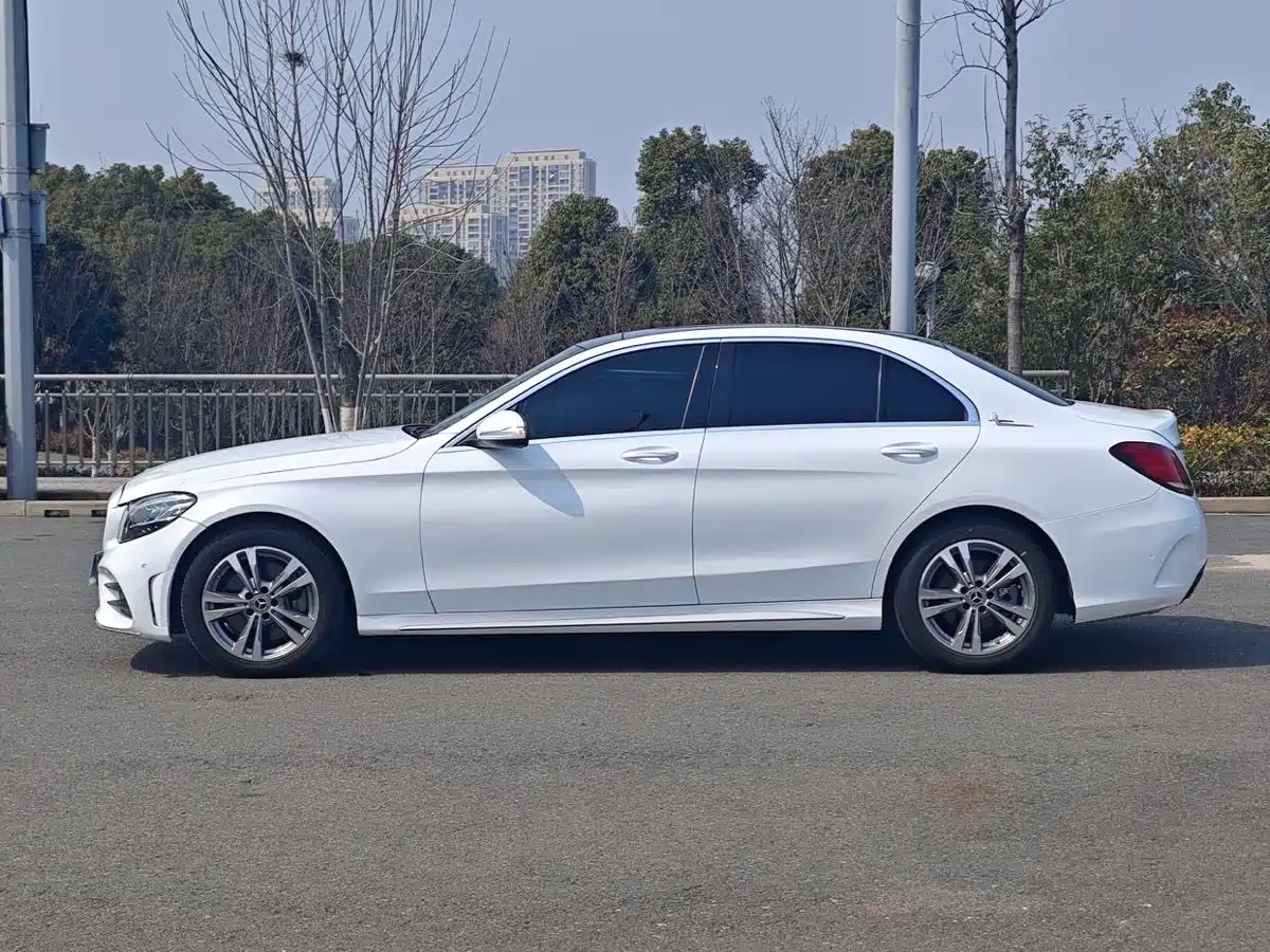 MERCEDES-BENZ CLASS C