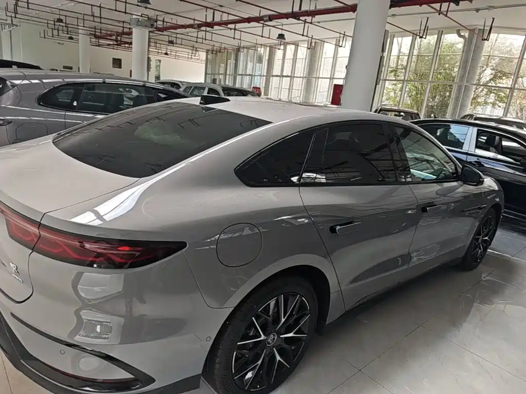 Фото 7 - BYD Han