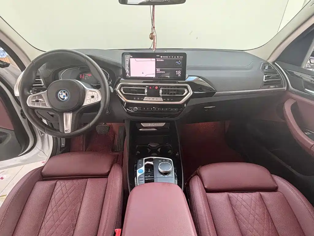 BMW iX3 2025 2024 Leading Edition
