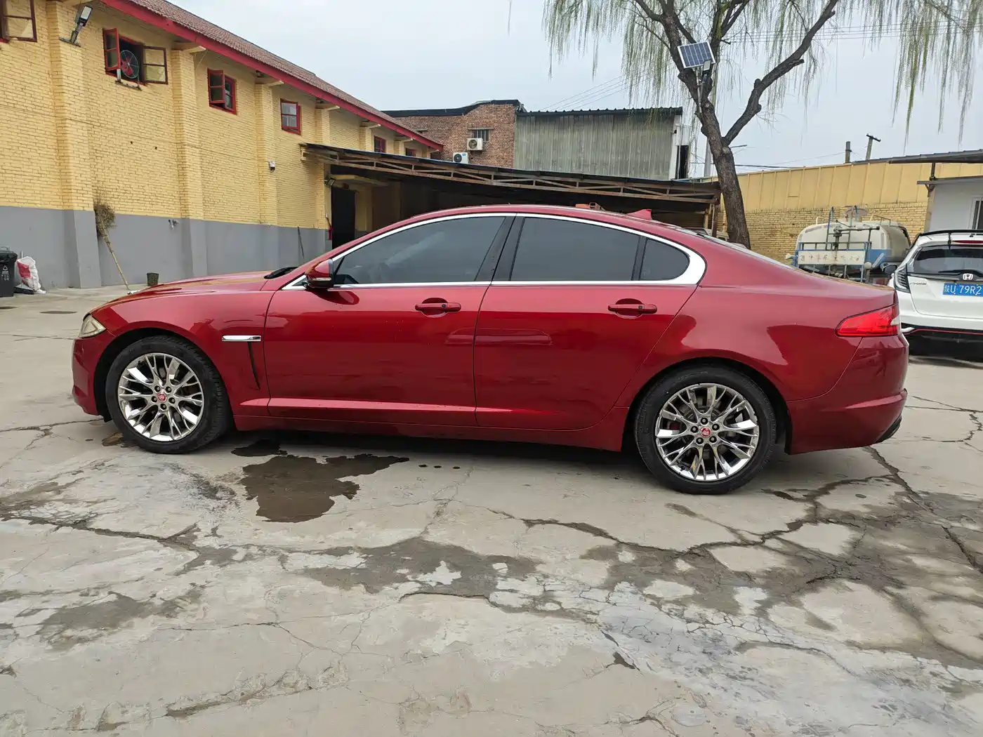 Jaguar XF 2015 2015 XF 2.0T Luxury Edition