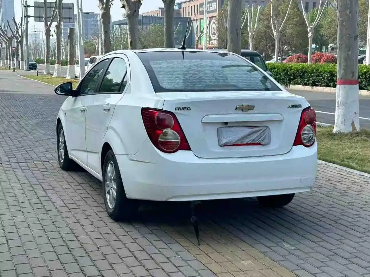 Chevrolet Aveo 2013 2011 Sedan 1.4L AT SE
