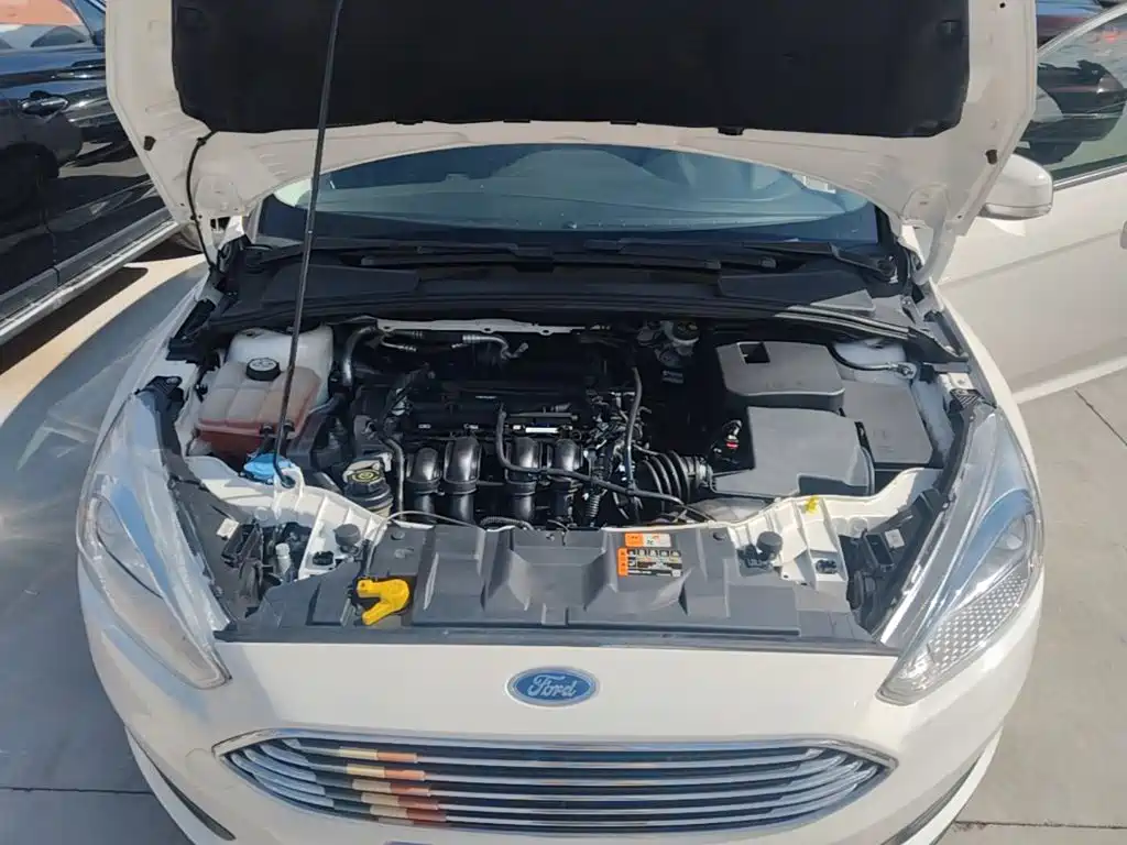 Фото 20 - Ford Focus