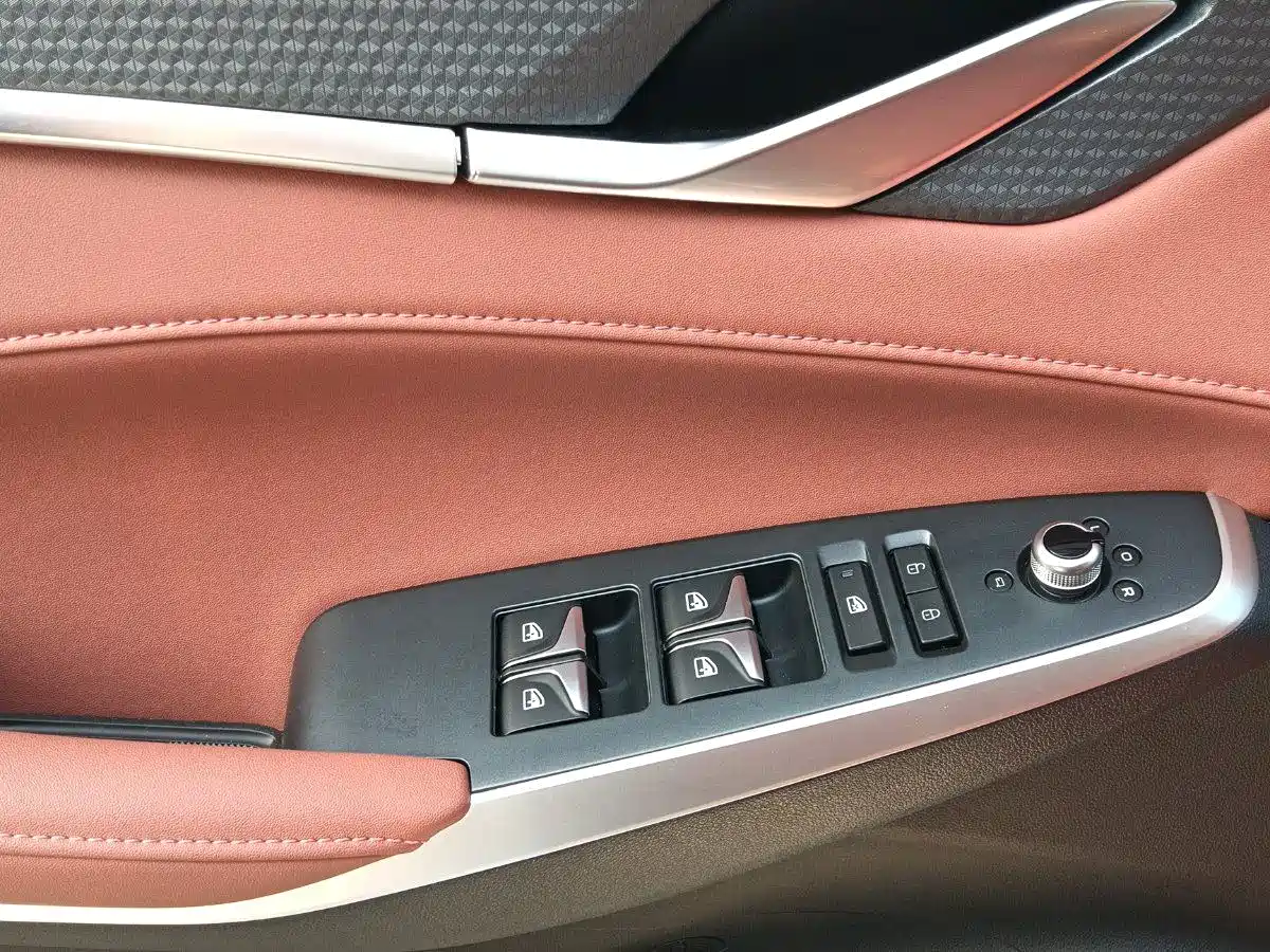 Фото 8 - Changan CS75 PLUS