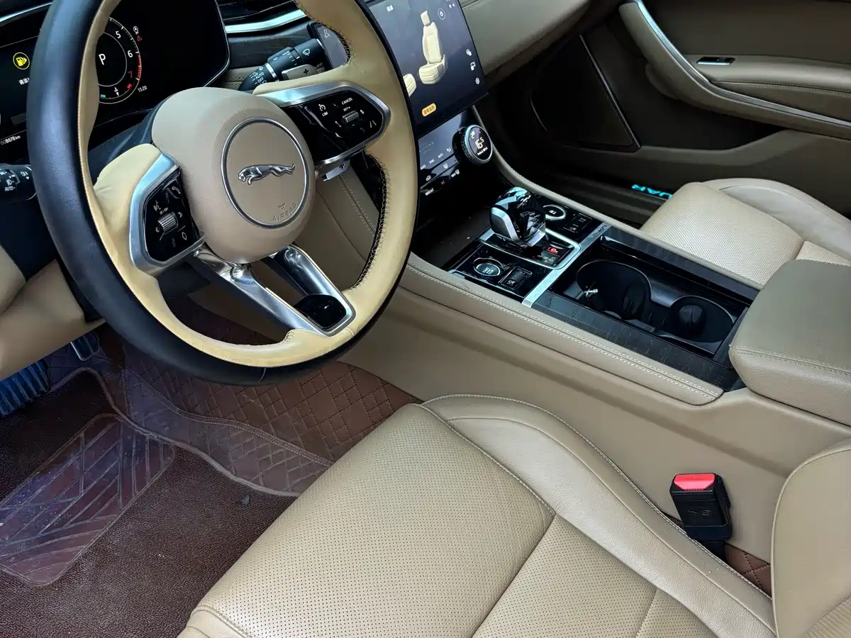 Jaguar XFL 2025 2025 2.0T P250 FWD Luxury Edition
