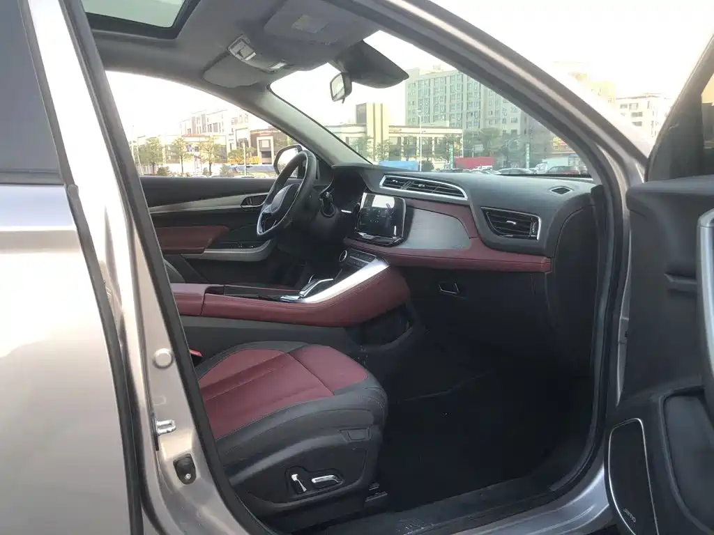 Dongfeng Aeolus Dongfeng Fengshen AX7 2021 2021 PRO 1.6T Automatic Honor Edition