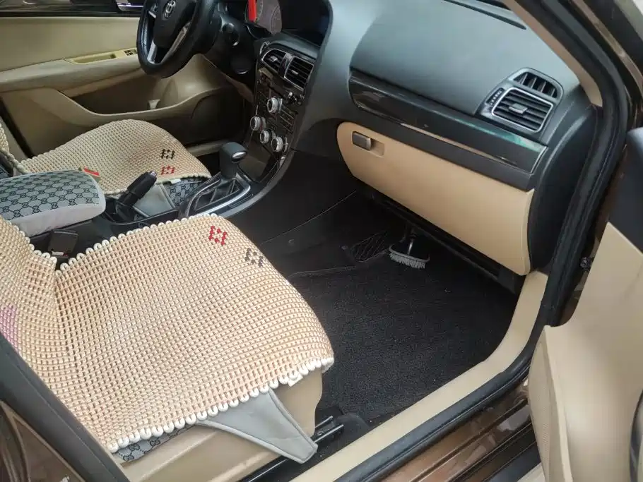 Zhonghua V5 2013 2012 1.6L Automatic Comfort