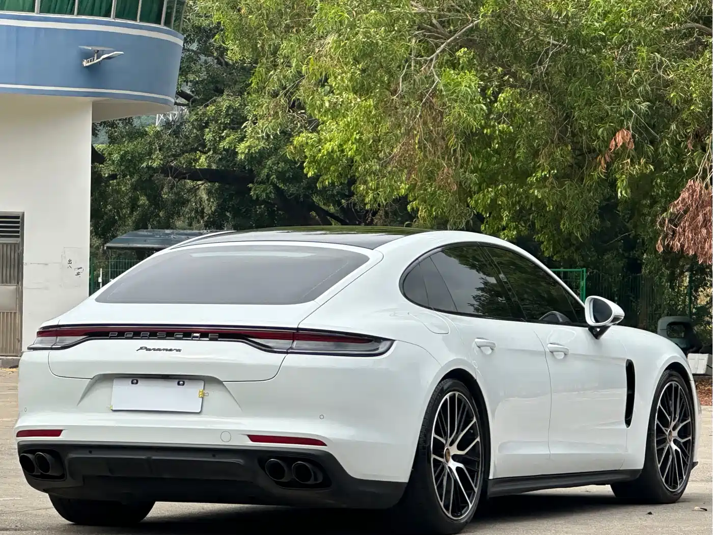 PORSCHE PANAMERA