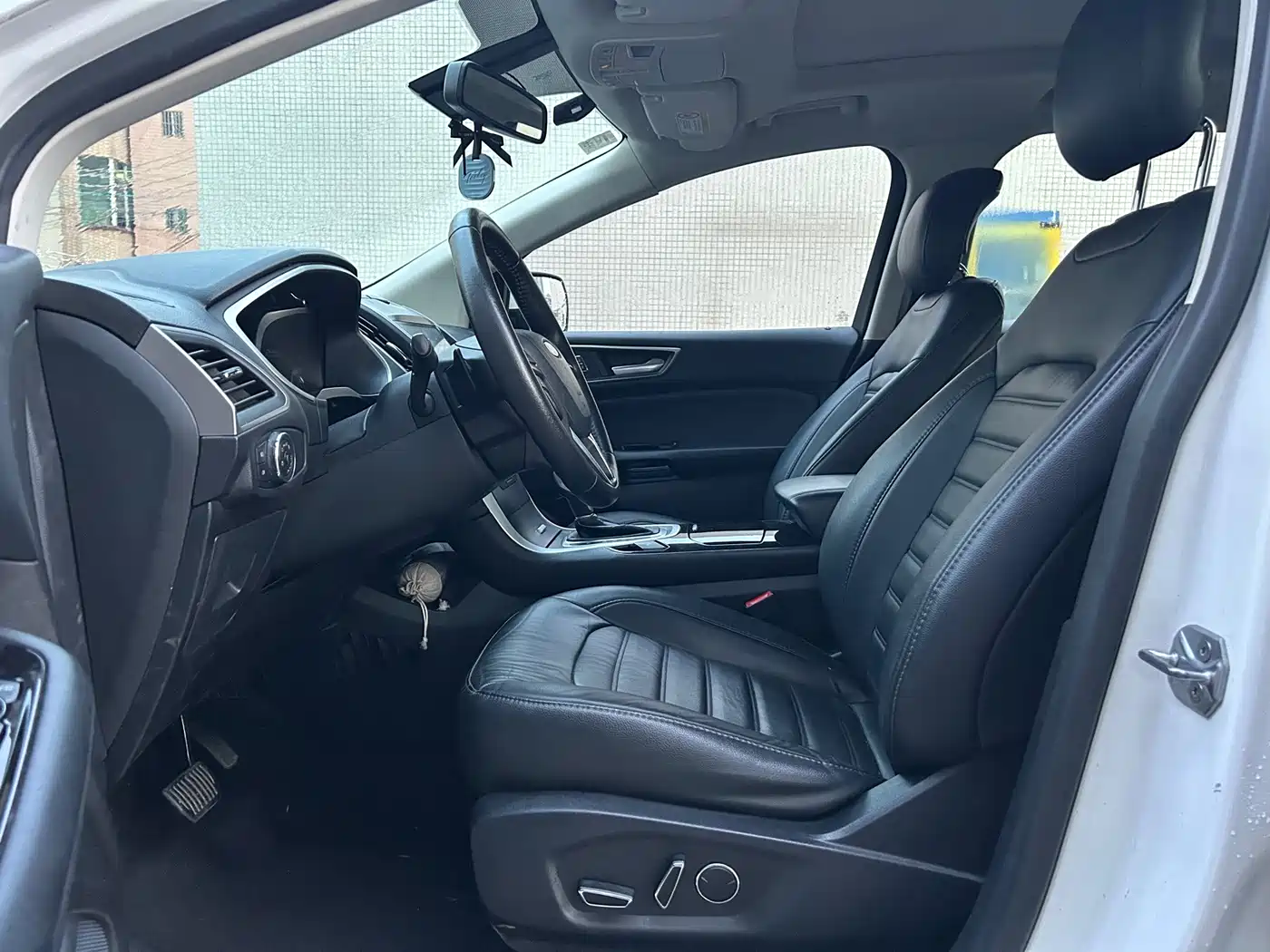 Фото 8 - Ford Edge