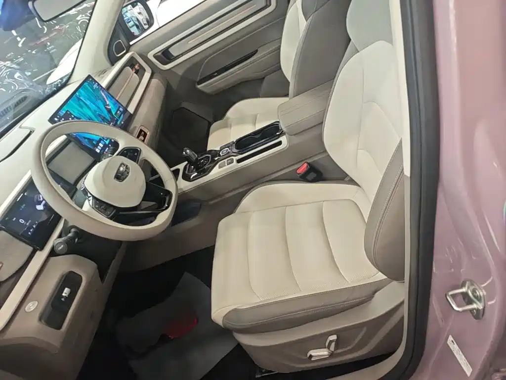 Geely ICON 2025 2026 Chocolate 1.5TD Pure Edition