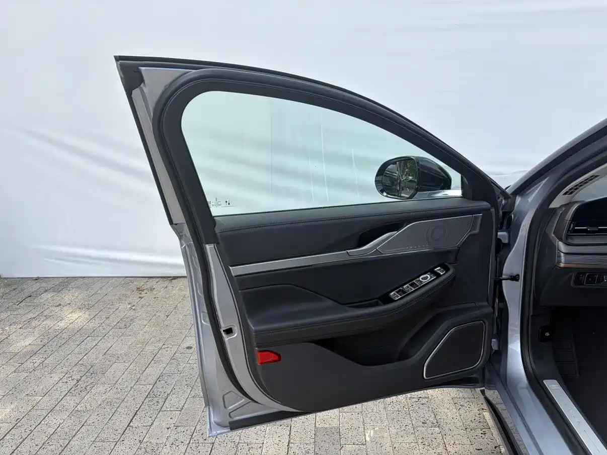 Lincoln Z 2025 2025 2.0T Premium Edition