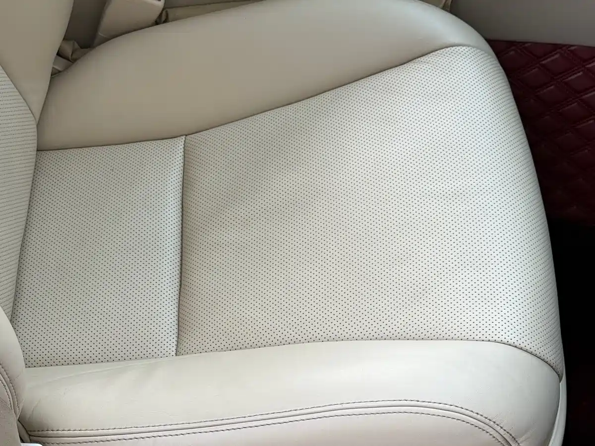 Lexus LS 2010 600hL фото 27